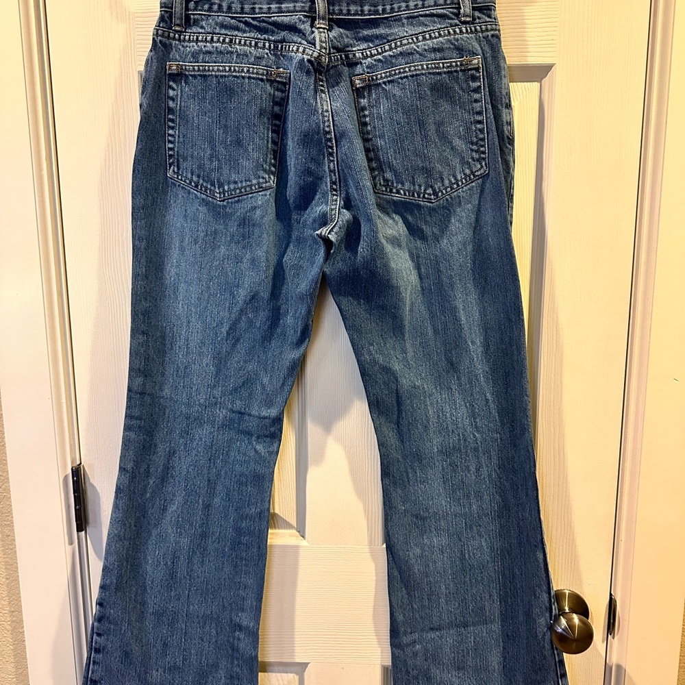 2004 Gap Low Rise Flare Jeans Size 8 31” inseam - Picture 2 of 6